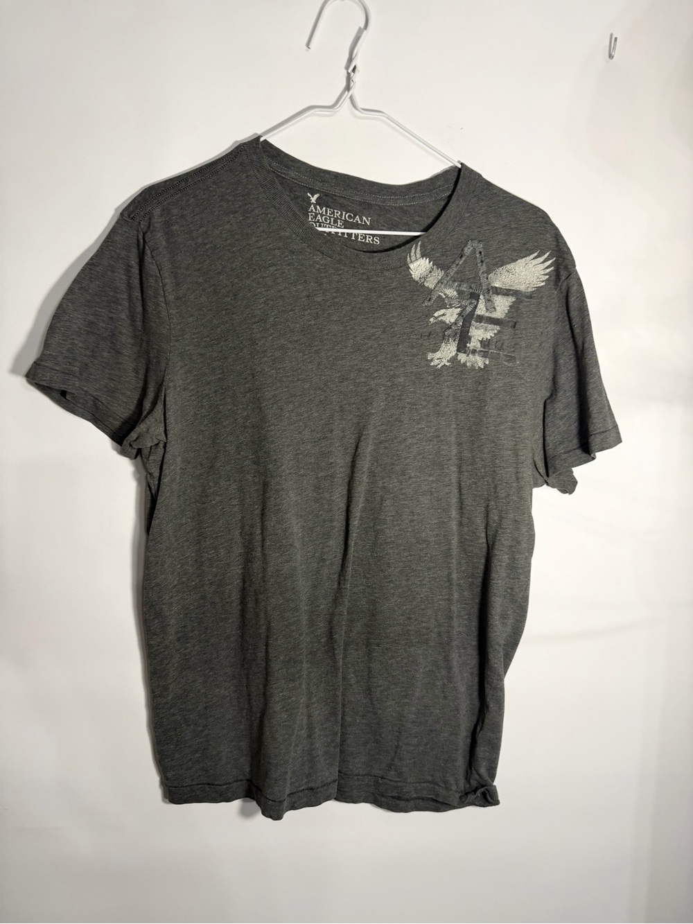 American Eagle Outfitters Charcoal Gray Graphic Short-Sleeve Tee